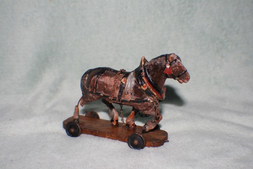 Antikes pferd zugpferd aus - pferd,