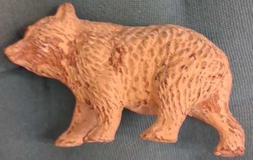 Alte bärenfigur aus masse - aus,